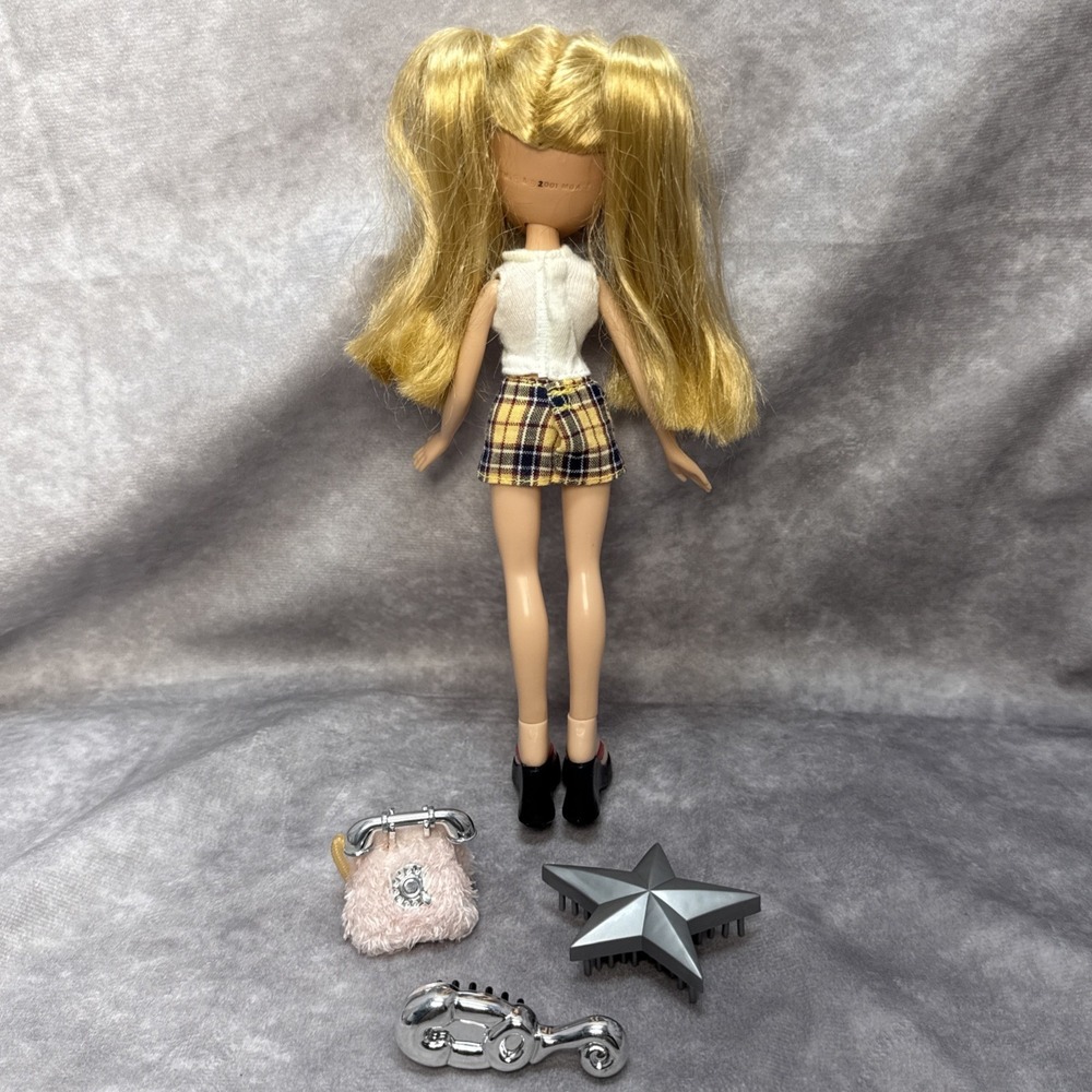 Vintage Bratz Chloe RARE Doll 2001 with Pink Fuzzy Y2K Phone & 2 Silver Brushes - Picture 4 of 16